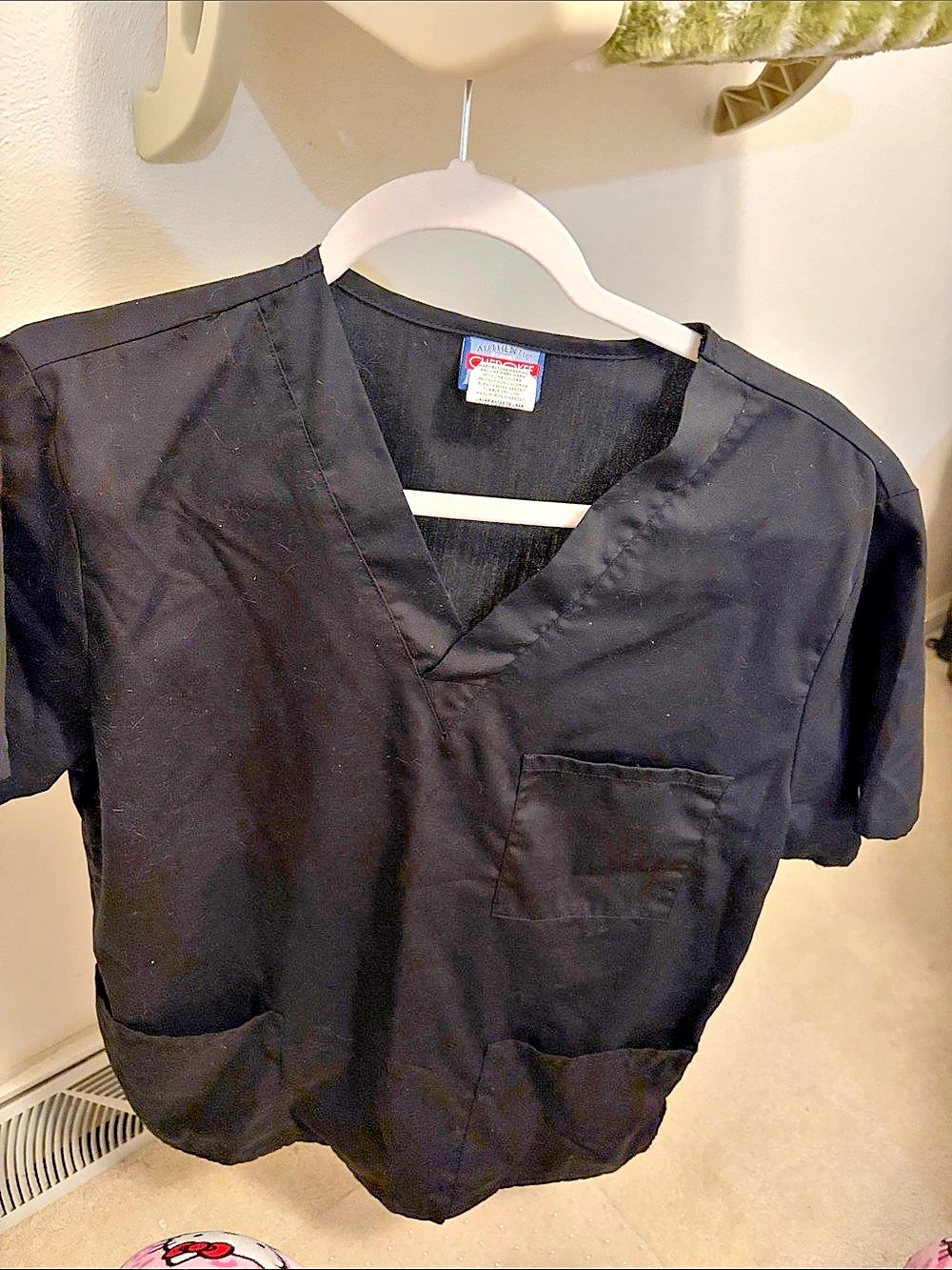 Cherokee Workwear scrub top V-Neck Black Size Small Like New